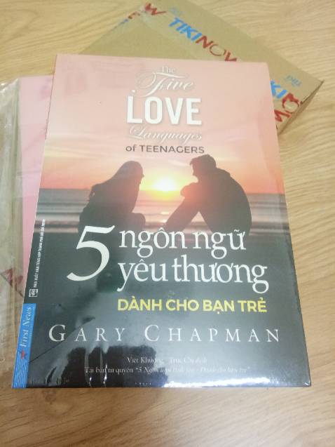 Ad ơi, mình bị lấy nhầm sách ý, mình muốn mua cuốn 5 ngôn ngữ yêu thương chứ k phải là bản này (dành cho bạn trẻ).
Bây giờ làm sao để đổi lại được ạ?