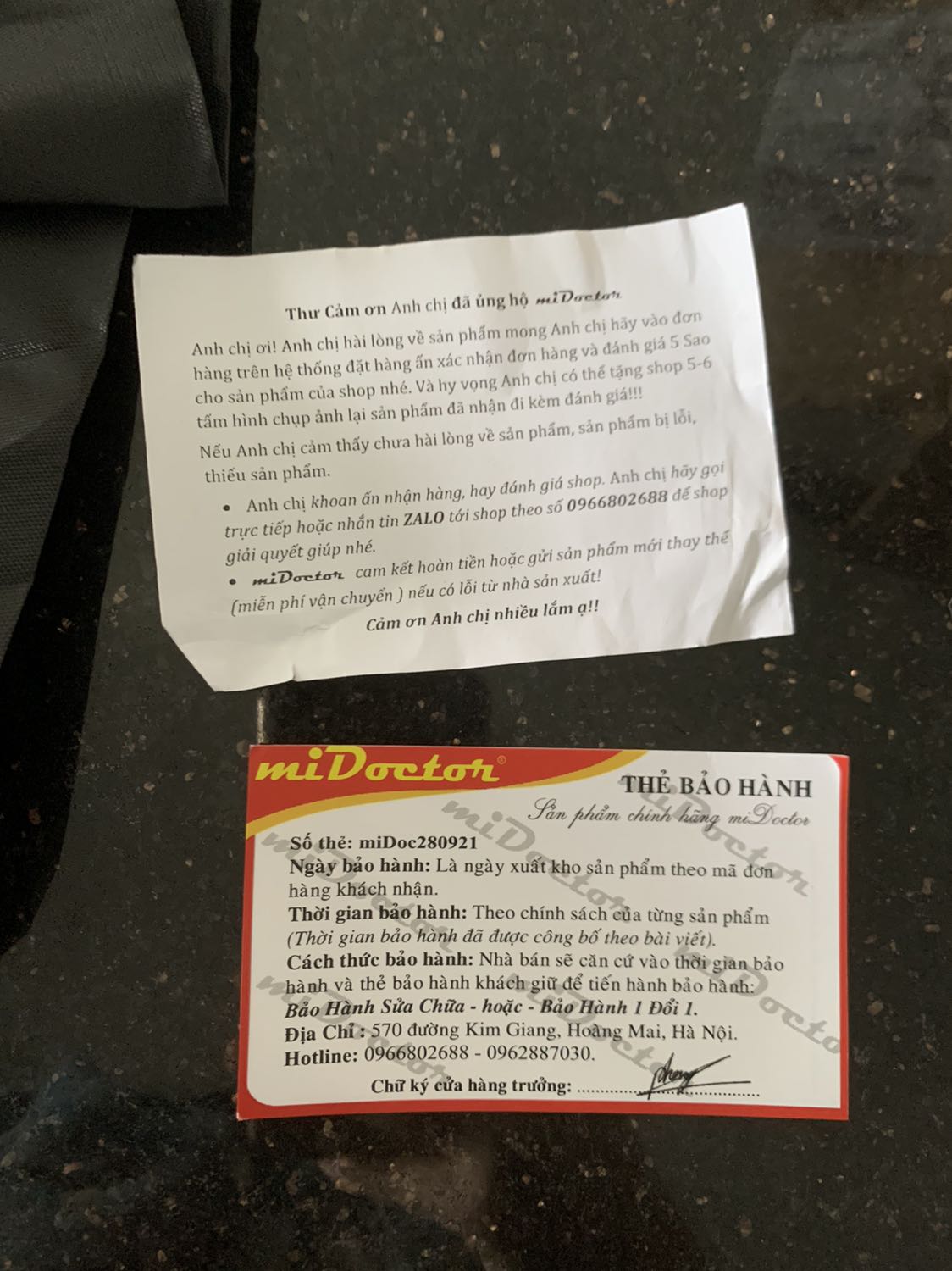 Thảm đẹp tuy giao màu ngẫu nhiên nhưng đc màu m ưng,ko trơn trượt,giao hàng rất nhanh,kèm theo túi lưới dây buộc thẻ bảo hành với thư cảm ơn nữa
