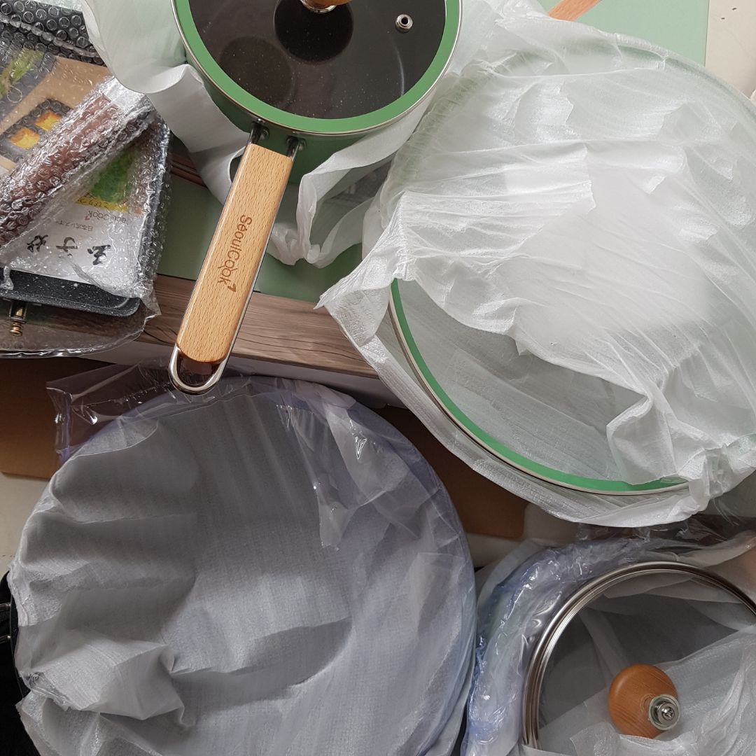 hàng đóng gói tốt lắm không móp méo gì cả, shop tư vấn nhiệt tình, màu bộ này rất hợp với bếp nhà mình.