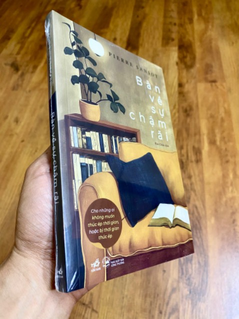 Sách đến tay mới nguyên seal, ko móp méo gì, nói chung là ok.