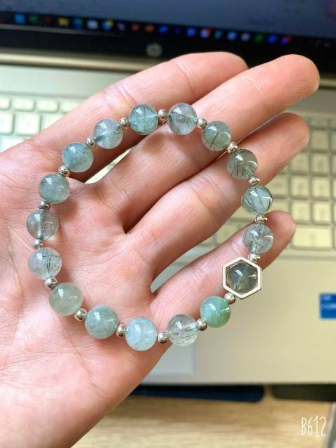 đúng hàng thật, càng đeo càng lên nước trong sáng hơn nên mình mua chiếc thứ 2 tặng sinh nhật bạn. Thanks shop!