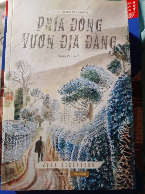 sách bị móp ở góc huhu 
bọc sốp cũng khá cẩn thận nhưng vẫn bị móp sách và vài vết hằn lên. 
Giao hàng nhanh. 
Sách hay