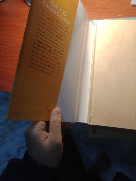 hình thức mới lạ, bìa cứng đẹp!!!^.^😊😃nội dung hay và thú vị