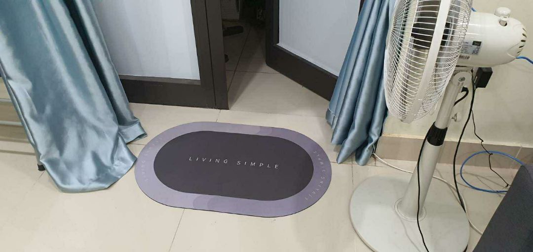 mình note đổi thảm tròn shop đã giao đúng ý mình, shop phục vụ rất tốt, giao hàng nhanh, thảm dày thấm hút cũng tốt