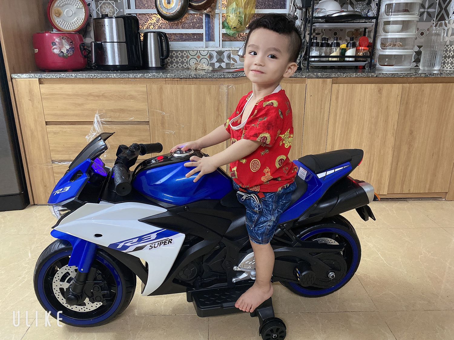 Giá ổn ạ. Nhưng có vẻ con mình không thích sữa này lắm, hơi nhạt, không tăng cân hic