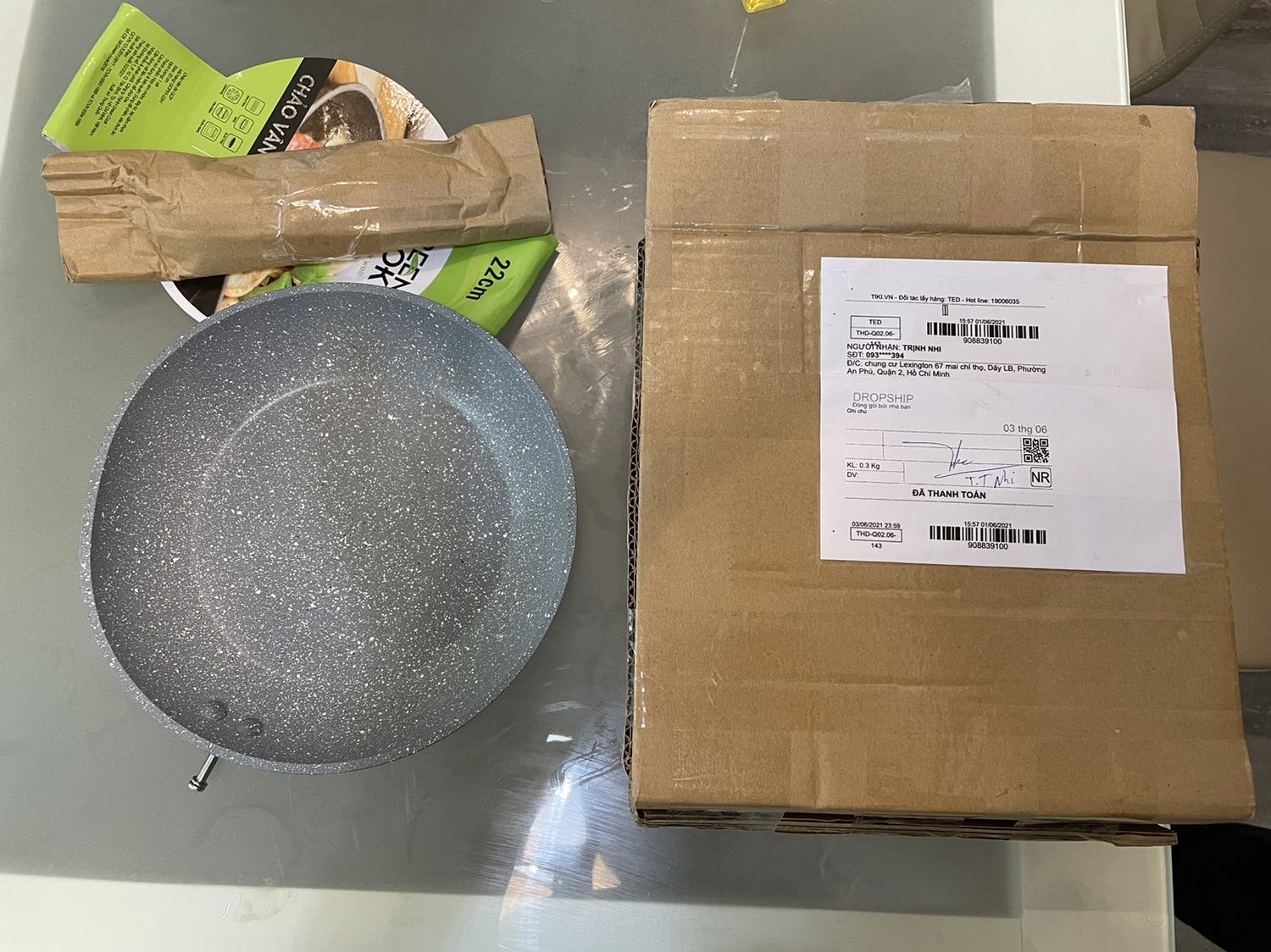 Chảo giao bị móp méo tôi không hài lòng