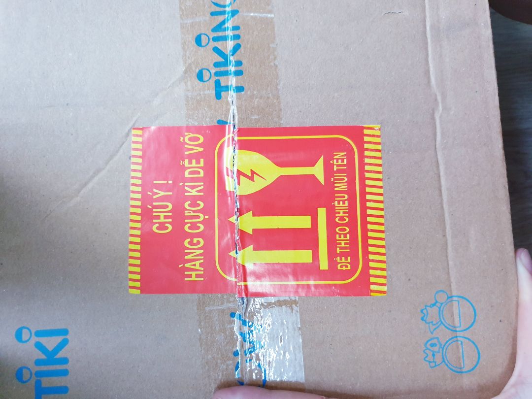 Rất hài lòng với sự chỉnh chu, cẩn thận của người đóng gói, người vận chuyển và người giao hàng. SP có nắp nhựa sẽ k bị gỉ sét, chai mua về vệ sinh nước sôi nóng k bị vỡ. Rất hài lòng và cảm ơn Tiki. ❤