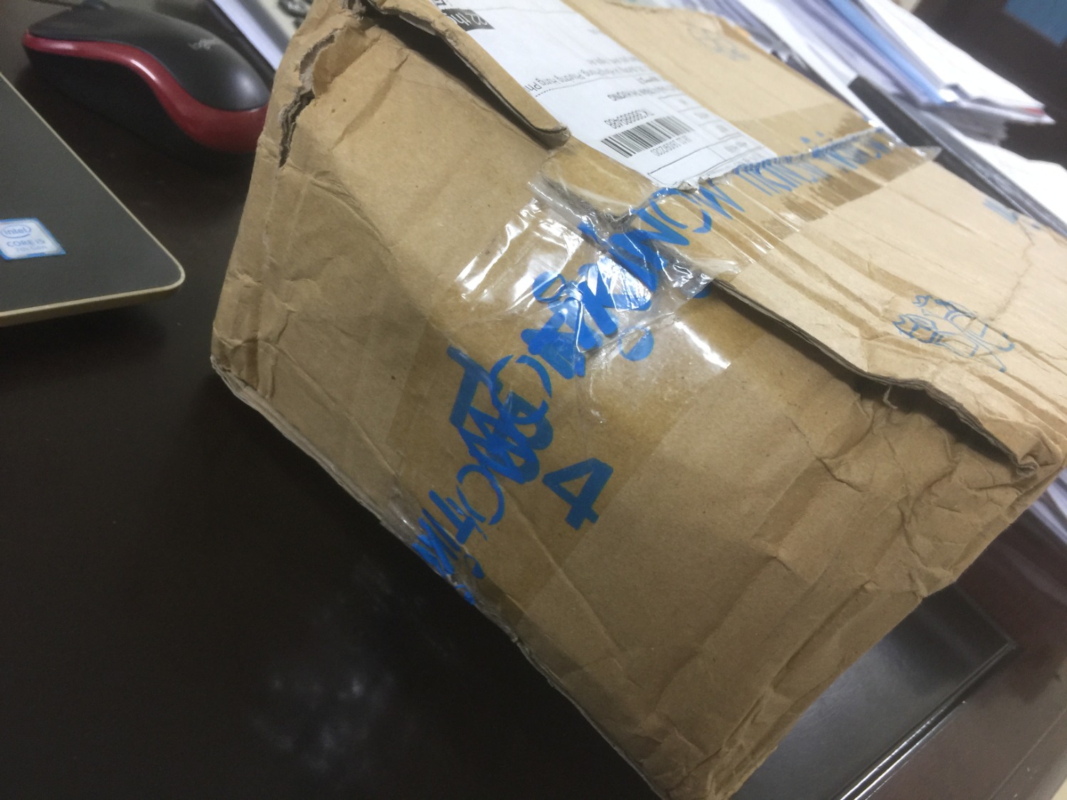 Mình cảm giác hàng không còn mới và đã bị bóc xem. Chất lượng thì chưa dùng nên chưa rõ.
Tiki đóng gói và vận chuyển quá tệ. Hộp bọc hàng rách nát.