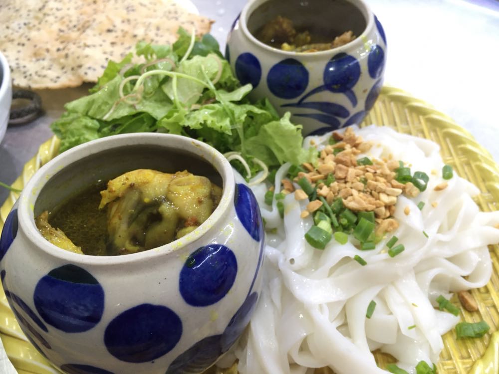 Đóng gói rất kĩ, giao hàng khá nhanh, chảo đến tay mình còn nguyên vẹn, ko móp méo gì cả. Ngoài ra còn đc tặng 1 bộ nồi, hồi đầu cứ nghĩ ko xài bếp từ đc, ai ngờ bộ nồi quà tặng dùng cho bếp từ đc luôn