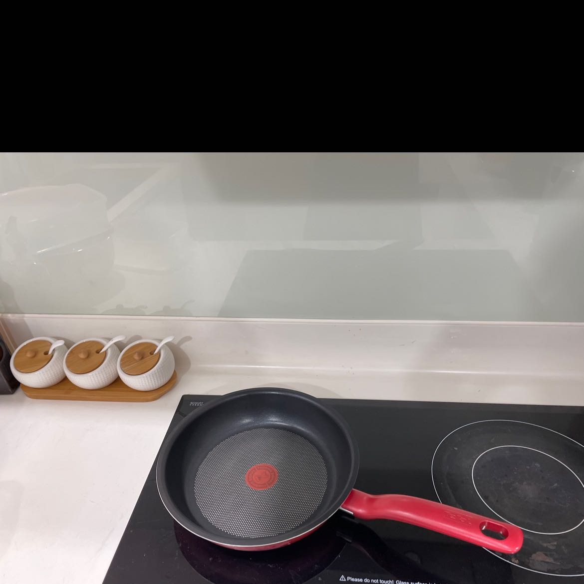 Chảo đẹp, dùng rất thích, ship hàng nhanh chóng, rất đáng mua nha mọi người!