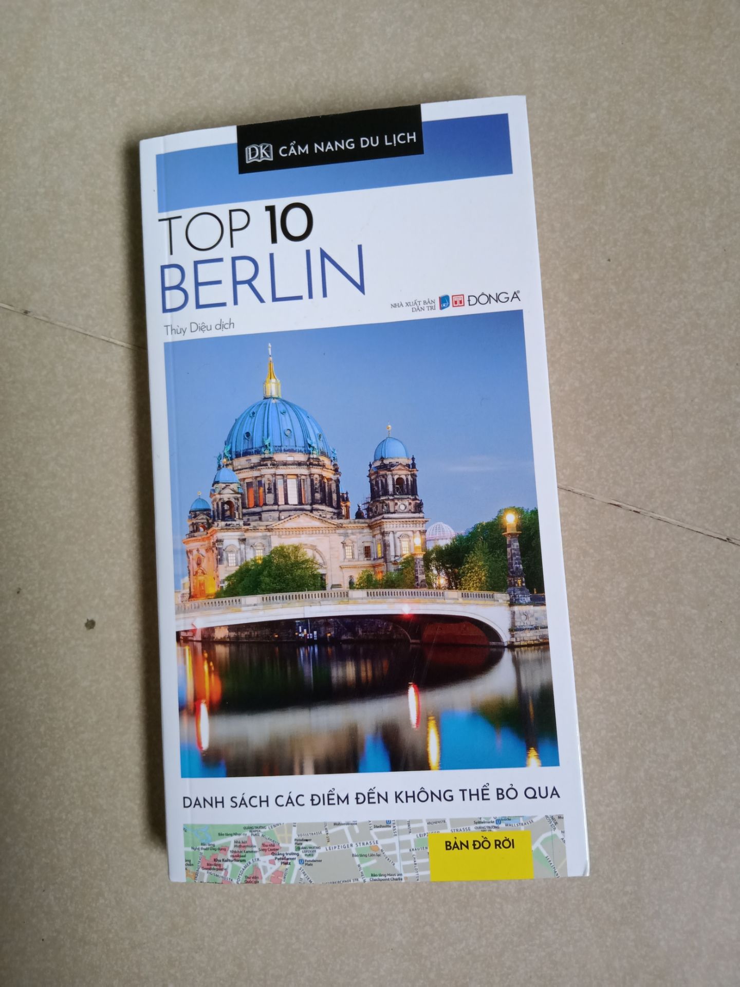 Sách đẹp lắm ak nhak cả nhà, sách Đông A chất lượng khỏi bàn, có hình ảnh minh họa rất sống động...5 sao