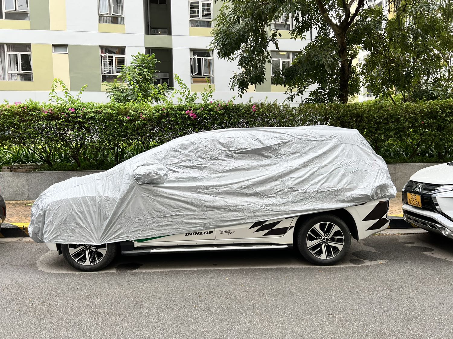 Mặc dù chọn đúng size XXL như shop hướng dẫn, nhưng trùm con Xpander của mình chỉ được 2/3 thế này đâu xài được? Shop nên xem lại bảng size so với thực tế Mặc dù chọn đúng size XXL như shop hướng dẫn, nhưng trùm con Xpander của mình chỉ được 2/3 thế này đâu xài được? Shop nên xem lại bảng size so với thực tế