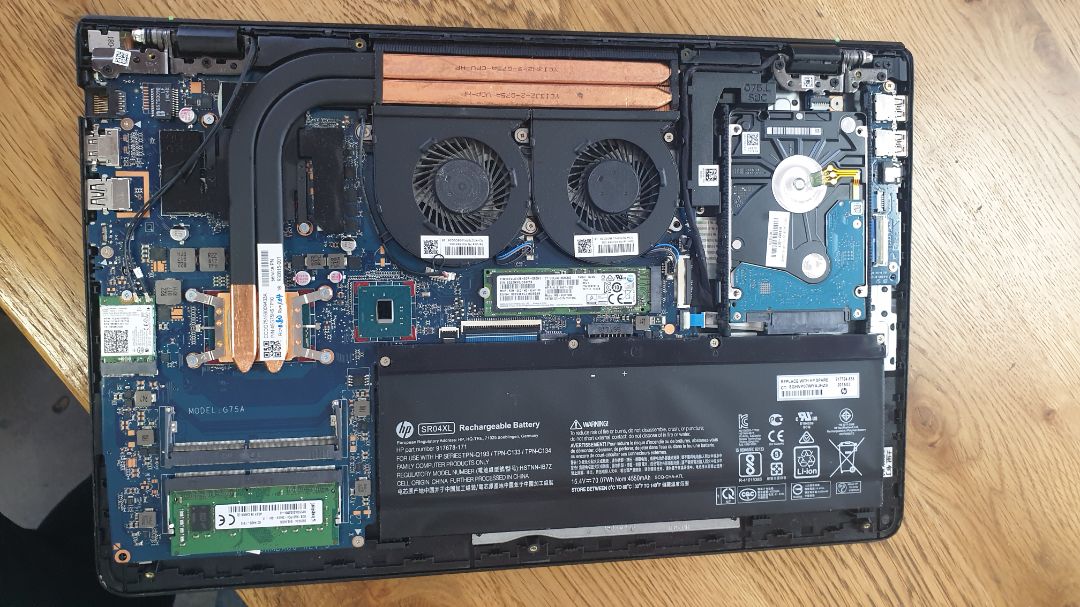 Từ ngày gắn thêm RAM máy hoàn toàn ko còn bị đơ nữa. Đầu tư cái này là đáng đồng tiền lắm đấy :)))