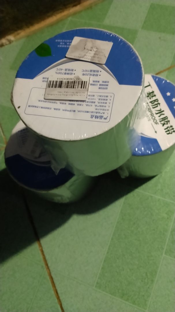 Giao hàng nhanh. Sản phẩm rất tốt, keo rất dính