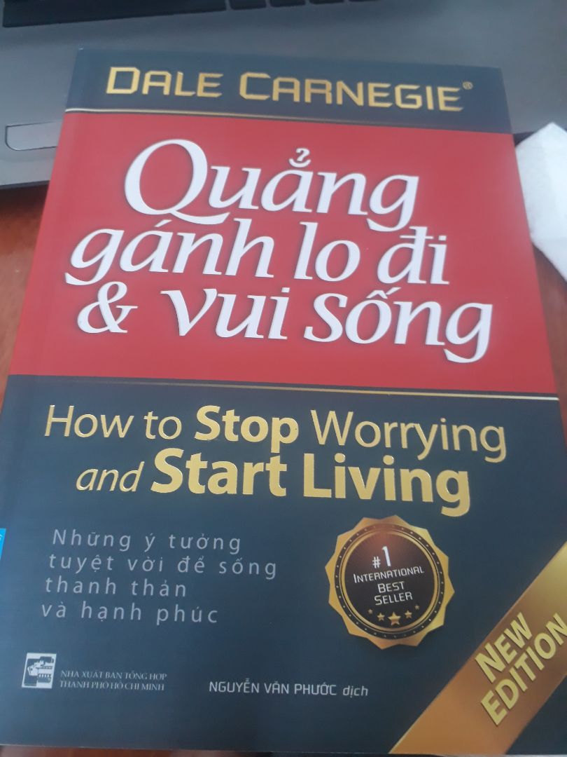 Tiki giao cho mình sách hơi bị bẩn và sau đó thì đã đổi lại cho mình quyển mới hơn, giao cũng nhanh hơn nữa. Về nội dung thì mình chưa đọc nhưng đây là quyển khá nổi tiếng rồi, mọi người cũng review nhiều nữa nên tin chắc là sách hay!