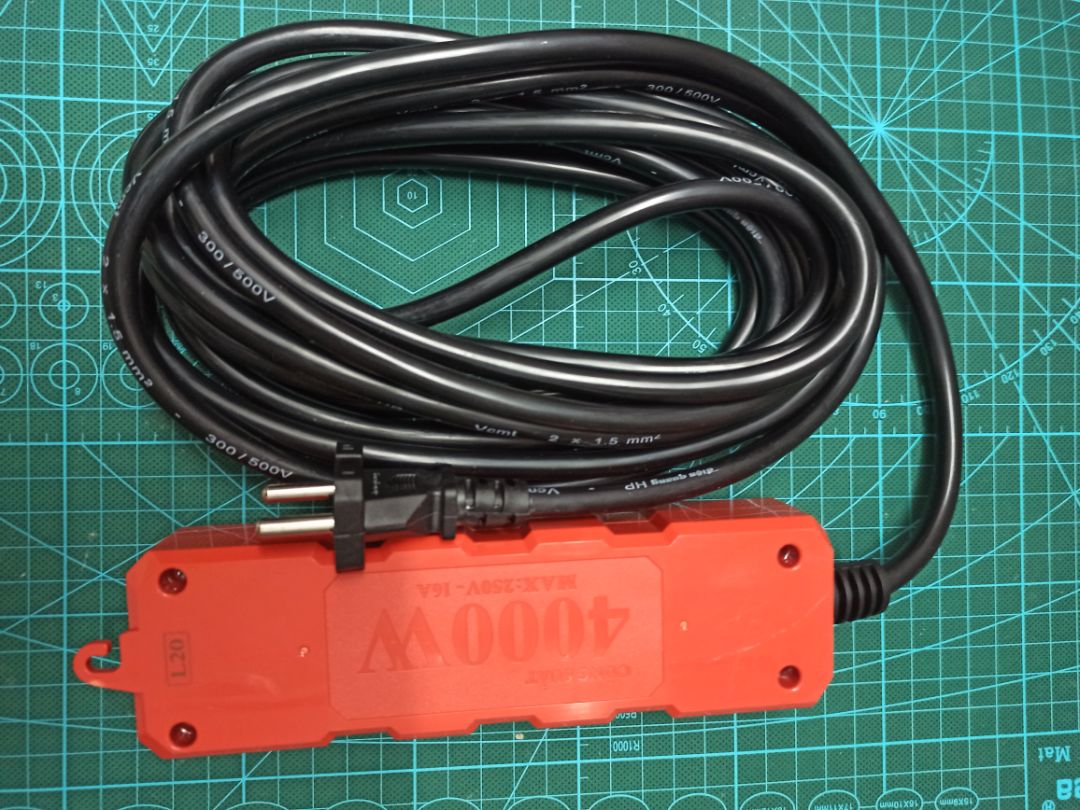 Dây dài, tiết diện lớn chịu đc hiệu điện thế lớn. Ổ cắm công suất lớn 4000W thoải mái chịu được hai bếp lẩu. Tiki đóng gói sản phẩm và giao hàng nhanh.