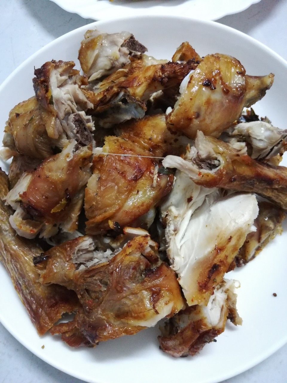 Nhà mình rất thích luôn, mình cũng tìm hiểu và xem review nhiều rồi nên mới quyết định mua nồi này của Tefal, chiên nướng nhanh gọn đỡ tốn thời gian công sức. Nhận hàng xong mình quét mã QR đăng ký bảo hành 2 năm luôn. Mua đầu ngày trong khung giờ km còn được tặng thêm máy xay đa năng dùng cũng cực thích, thêm voucher giảm 500k của Tefal và 1 mã giảm 20k của Tiki nữa, giá còn 2tr8 mấy mà chất lượng phải nói là quá tốt so với giá.