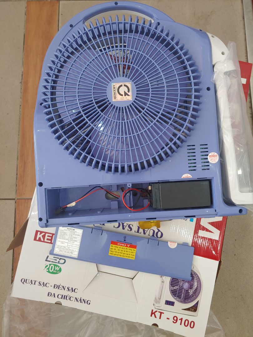 quảng cáo là quạt có 2 bình điện . khi giao hàng lại là quạt chỉ có 1 bình điện . giao hàng ko như quảng cáo . đề nghị tiki hoàn trả đơn hàng trả mình  .