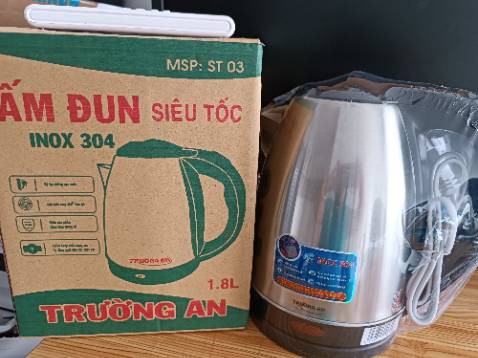 Ấm đẹp, nấu sôi nhanh, Inox 304, an toàn cho người dùng, vỏ thùng carton thân thiện với môi trường, trong thùng còn có 01 cái công tắc dự phòng