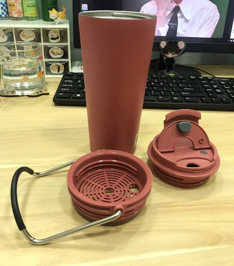 Dùng tốt lắm, giữ nhiệt lâu, đặc biệt giữ lạnh hơn 24h đá vẫn không tan hết, vẫn lạnh. Dùng để uống cà phê đá rất ngon nhé. Lúc mình mua giá 325k. Thấy giá hiện tại đang giảm 208k đó, tranh thủ mua đi mọi người.