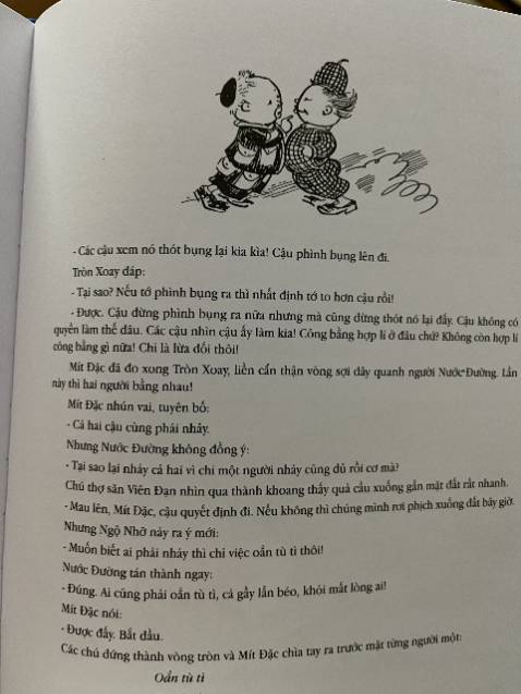 Đã từng đọc sách này lúc nhỏ, quyển cũ của mình màu rất đẹp, giấy bóng nhưng đã lạc mất nên nay mua cho cháu đọc. Sách của shop giống sách photo, font chữ đọc không rõ, nhìn như có bóng, ảnh trắng đen mờ, có vài trang màu chất lượng kém. Thất vọng.