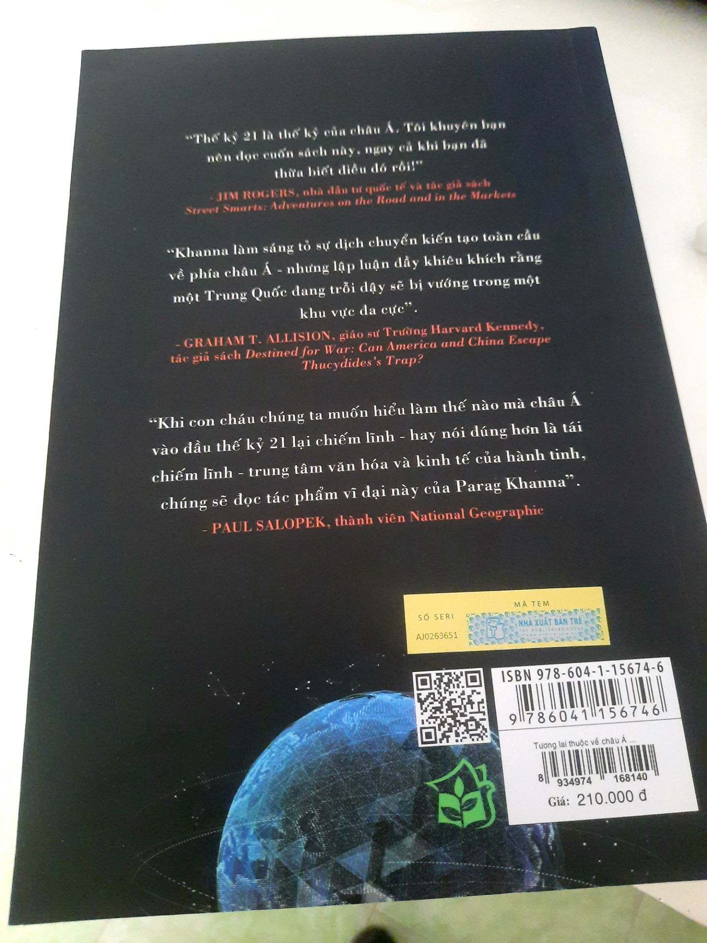 Đóng gói hàng và giao hàng nhanh, sách dày hơn mình tưởng, mới đọc sơ thì khá bánh cuốn. Khuyên mọi người nên mua bởi đây là một cuốn sách hay.