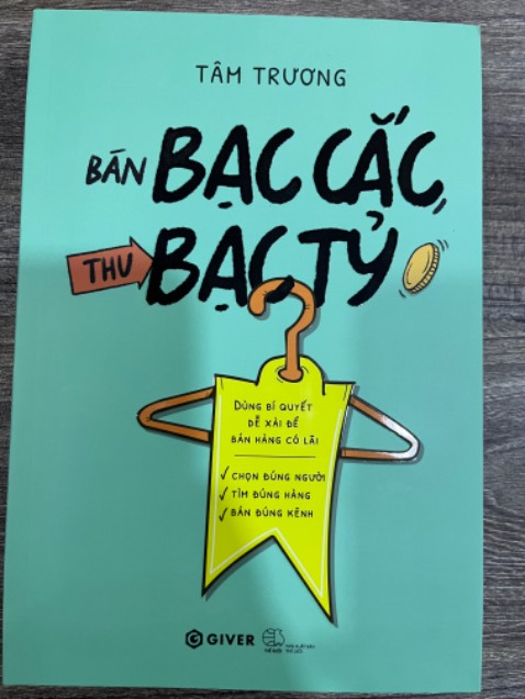 Nội dung rất hấp dẫn và nhiều kiến thức thực tế. Mình rất thích cuốn sách này.