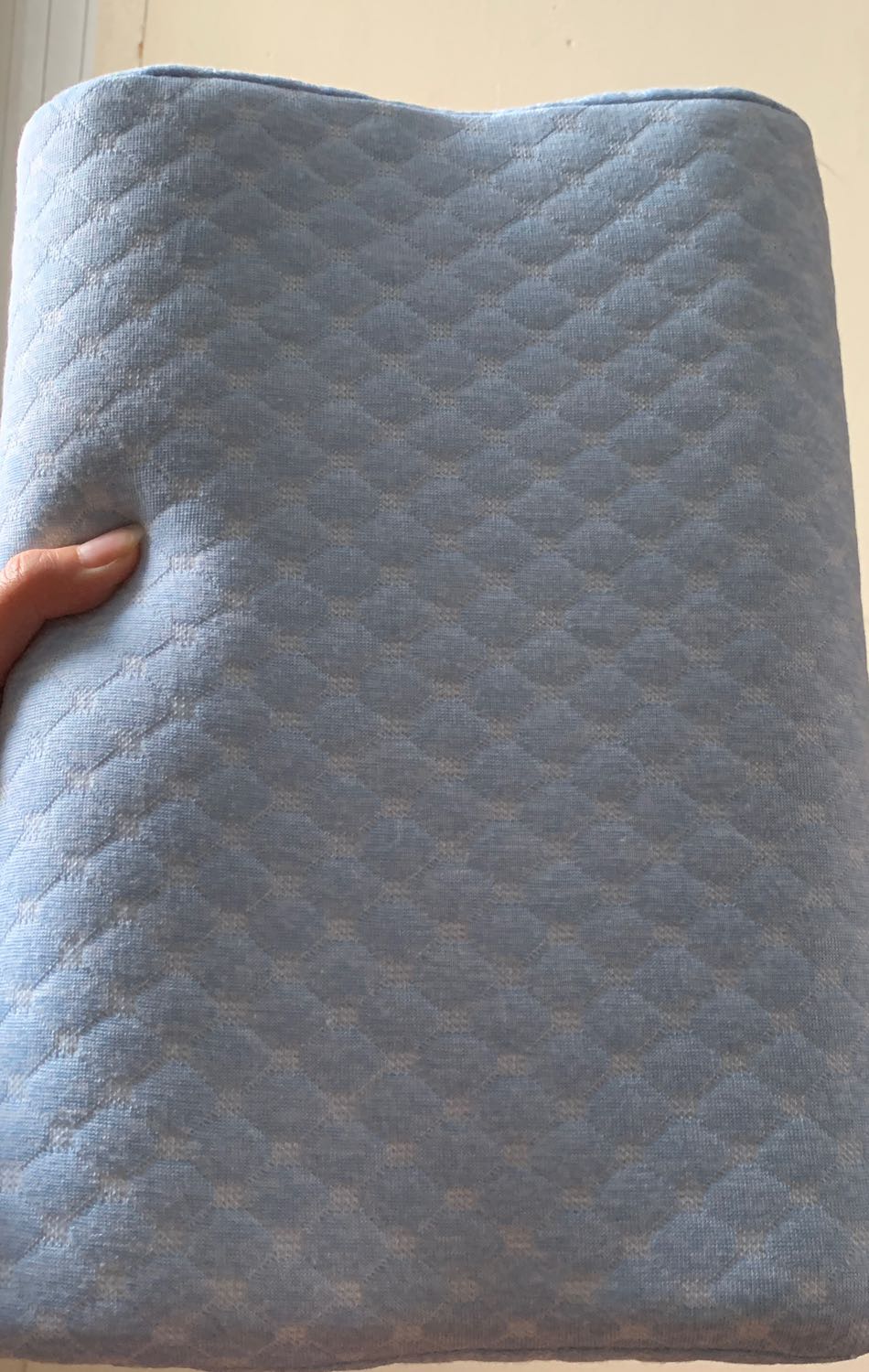 Sản phẩm đẹp. Nếu có màu hồng thì tốt. Hi vọng tiki trading có nhìu ctkm hơn. 
Đặt trc thời gian giãn cách căng mà vừa may cho ship liên quận là tiki giao lun.