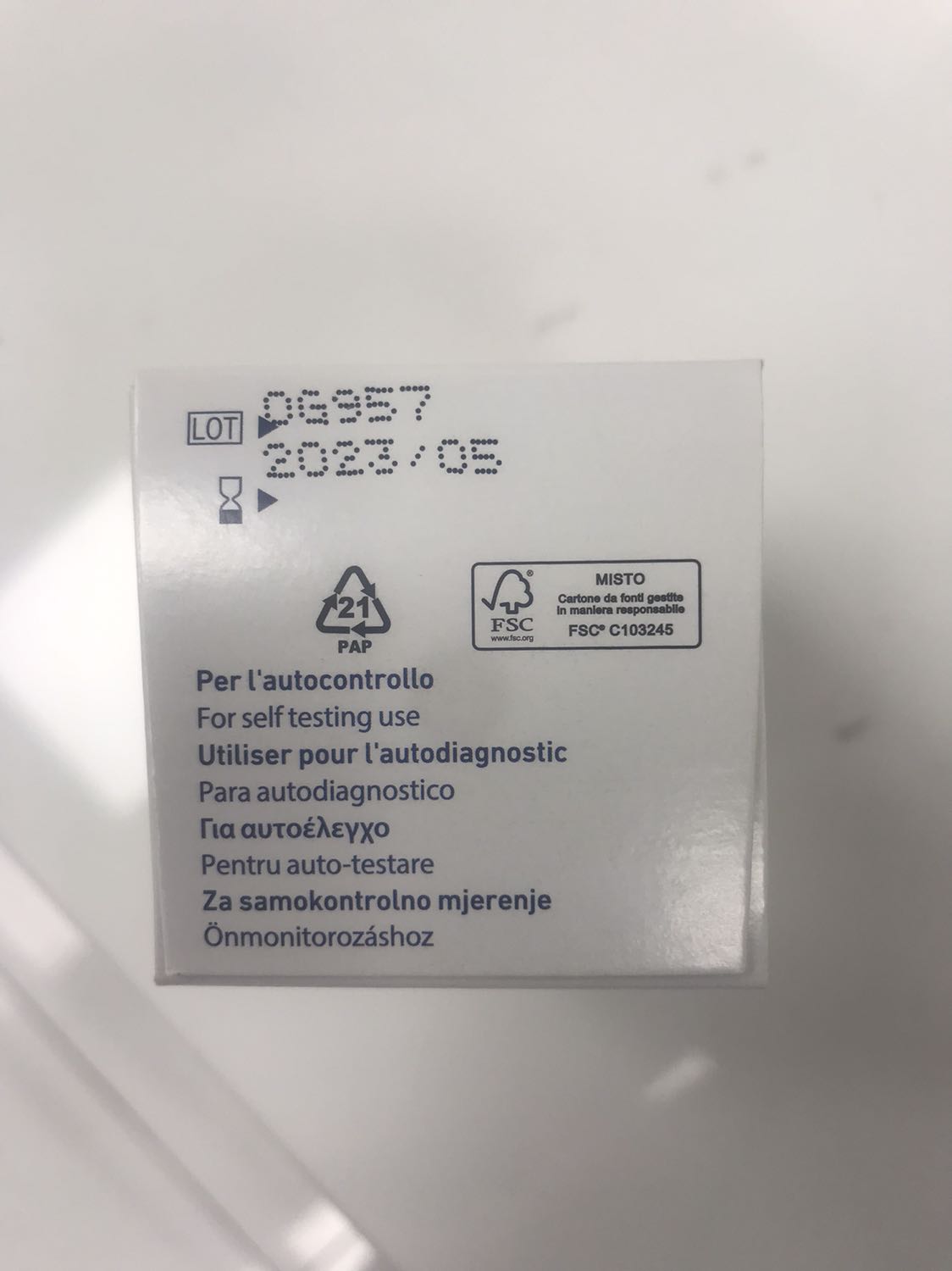 Hộp mới, nguyên seal. Date tới tháng 5/2023.