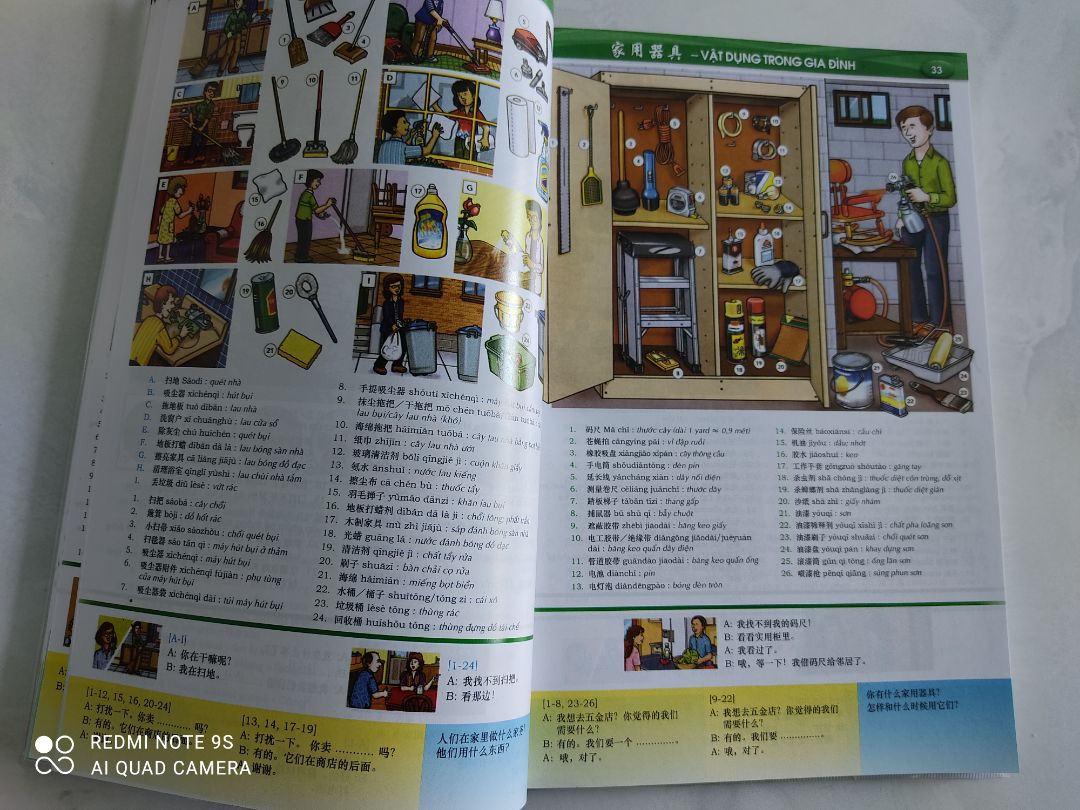 Sách hay, màu sinh động, từ vựng phong phú, lại còn săn được sale giá chỉ 61k. Có điều chữ nhỏ, một số trang bị in đậm và nhoè chữ.