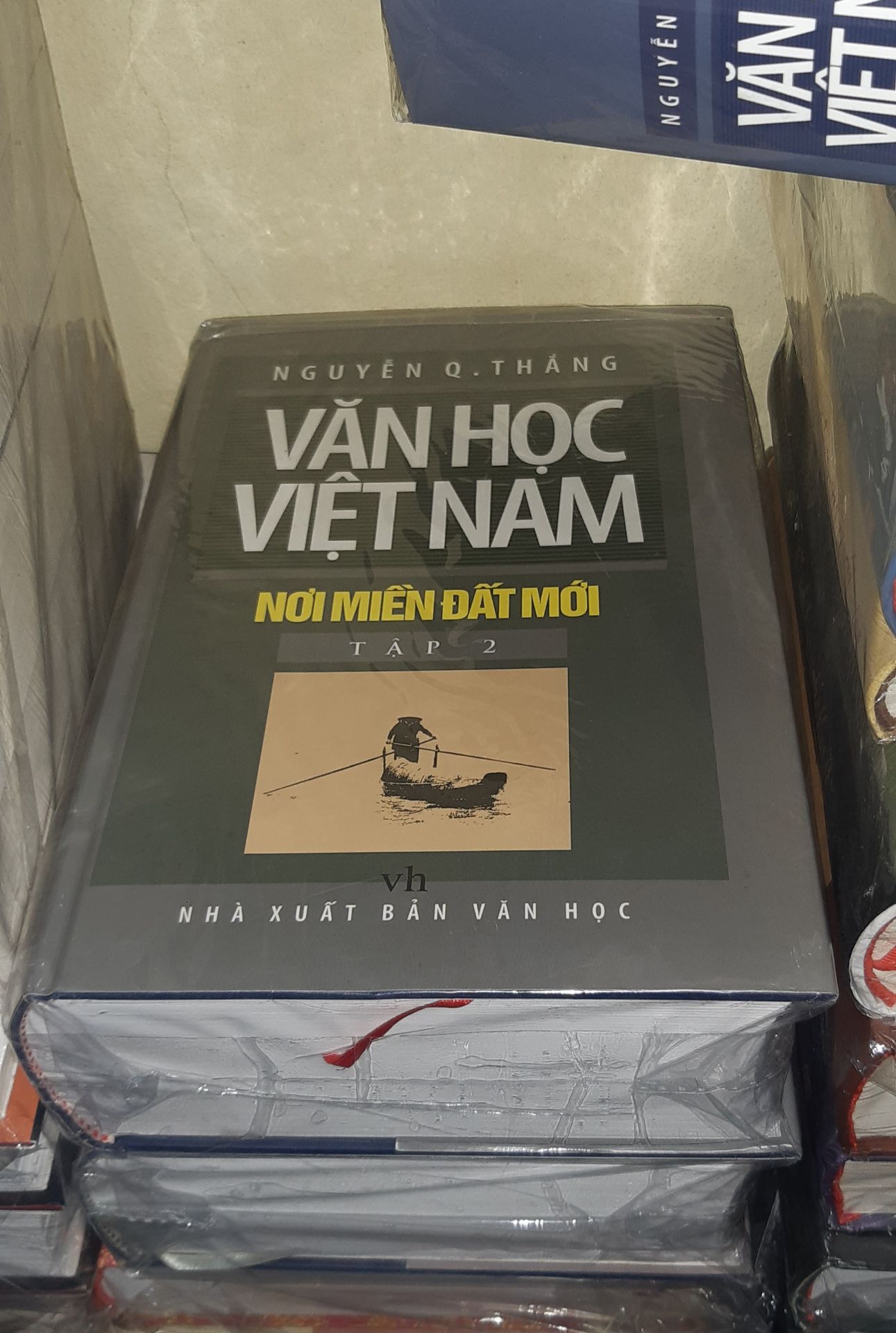 sách còn rất mới. mình mua với mục đích tra cứu nên chưa khui. 5 sao.