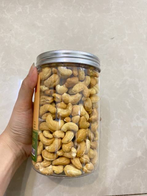 Hạt rất ngon và thơm. Hạt sấy thì giòn, béo và ngọt. Rất hàu lòng