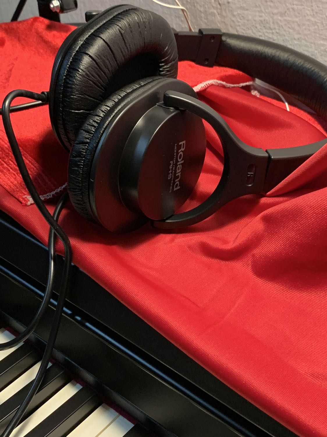 Cực kì hài lòng. Chất lượng khỏi chê, thể hiện âm thanh trung thực, rõ ràng. Cực kì hài lòng. Chất lượng khỏi chê, thể hiện âm thanh trung thực, rõ ràng.