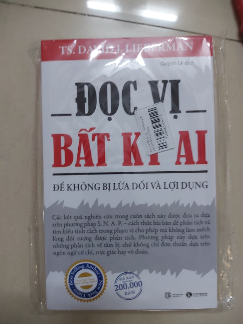 Bìa đẹp, đóng gói cẩn thận, chữ in rõ nét