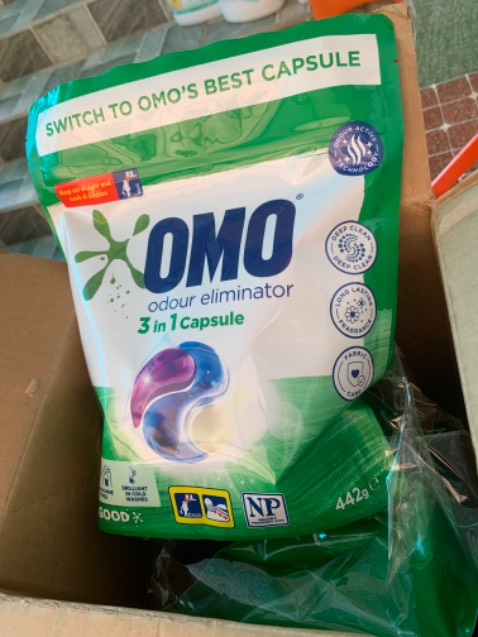 Giao rất là nhanh luôn. Đặt sáng hôm qua thì sáng hôm nay tới, mình ở khác tỉnh chứ k phải cùng. Chất lượng thì chưa biết, chắc sẽ ok thôi vì mình quen xài hàng Omo rồi.