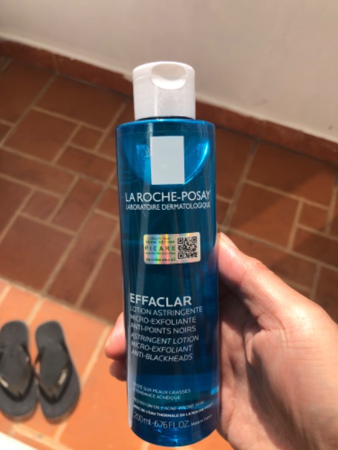 Mua cho con để trị mụn tuổi dậy thì, dùng rất hiệu quả, từ mụn sưng viêm đỏ, mà dùng cỡ 1 tuần thì da dịu hẳn & hết sưng viêm! 
Chai cũng to nên tính ra giá cũng không đắt!
Có tem chống hàng giả của PiCare, với chữ trên sp rất sắc nét, & dùng cũng hiệu quả nên chắc chắn là hàng thật rồi nên chắc sẽ mua nữa cho con dùng!