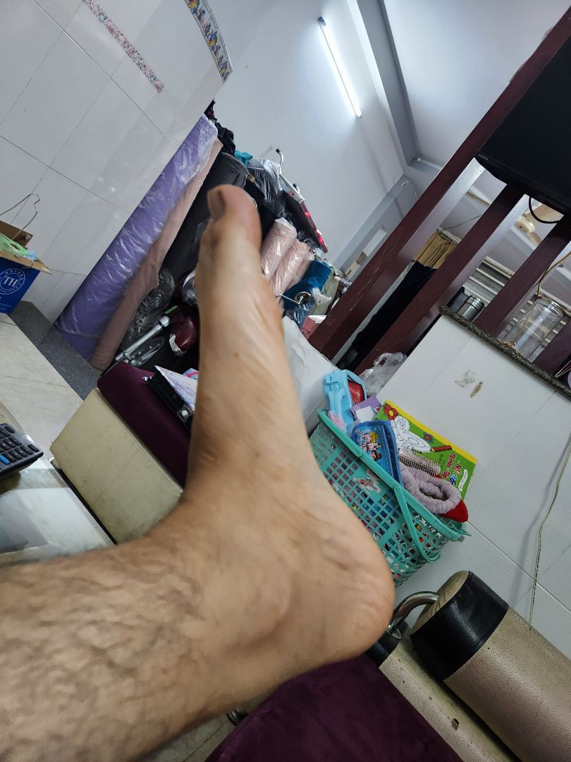 Giày êm mềm giá tốt, hạn chế ko có nhiều màu