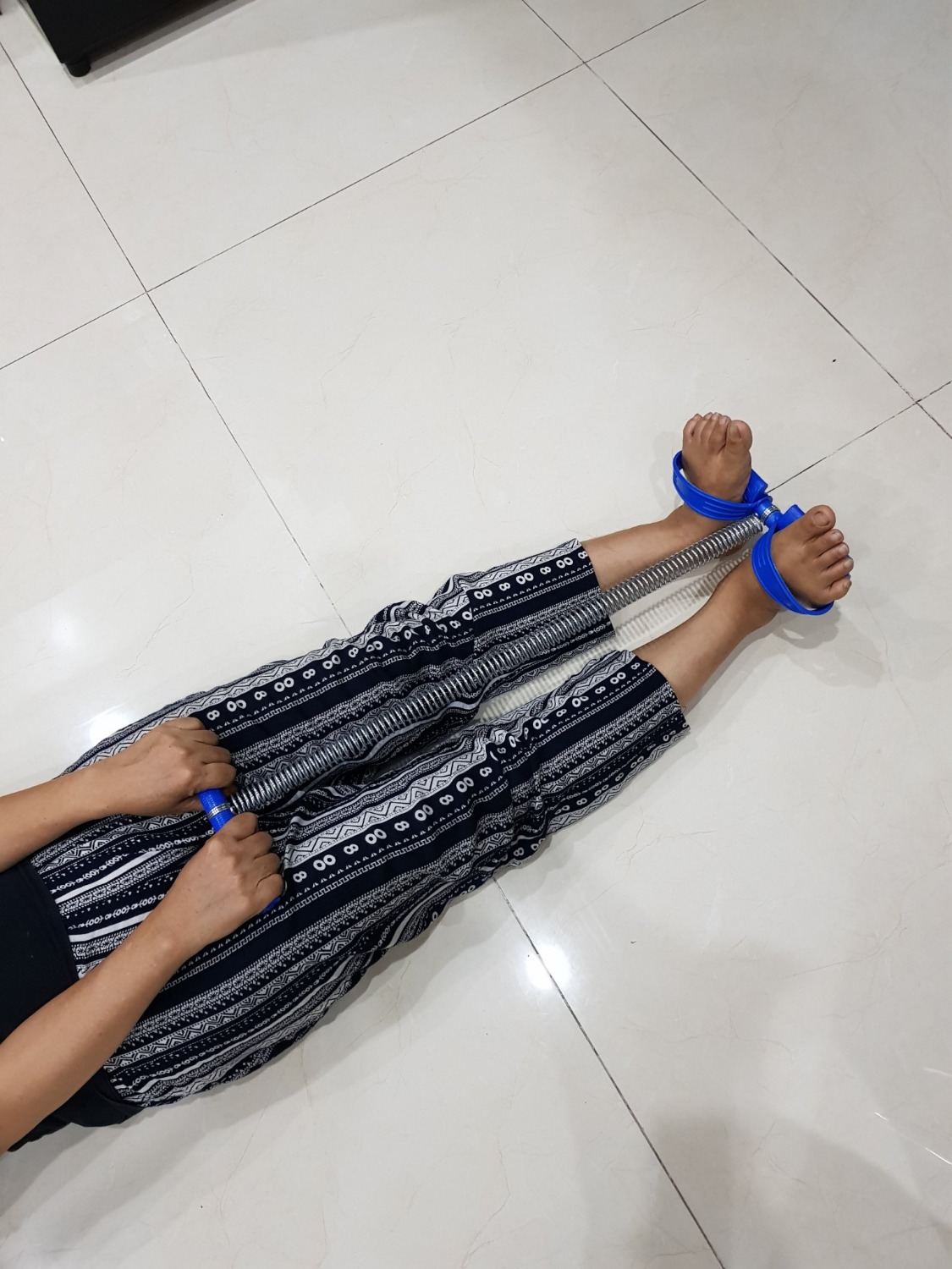 Sản phẩm y như hình, giao hàng đúng hẹn, khả năng tập bụng không cao, mình nghĩ tập các bài tập cardio hay yoga thì hiệu quả hơn.