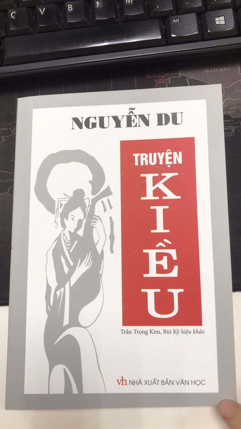 Sách gởi in bị nhoè hết, shop coi lại giúp nha