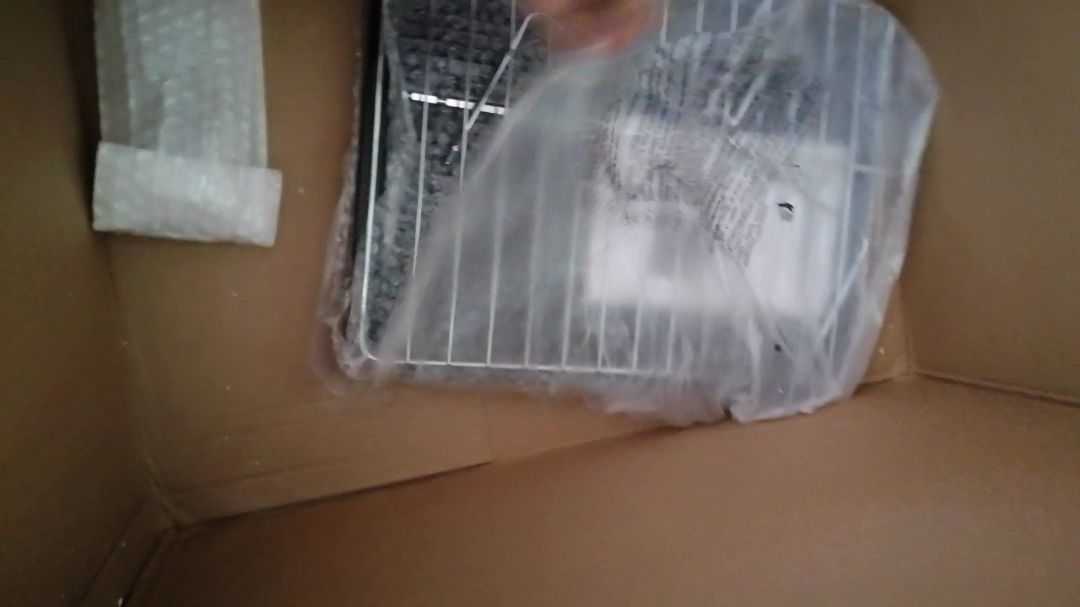 Tôi không thấy phiếu bảo hành kèm theo. Mong được hổ trợ. Cám ơn