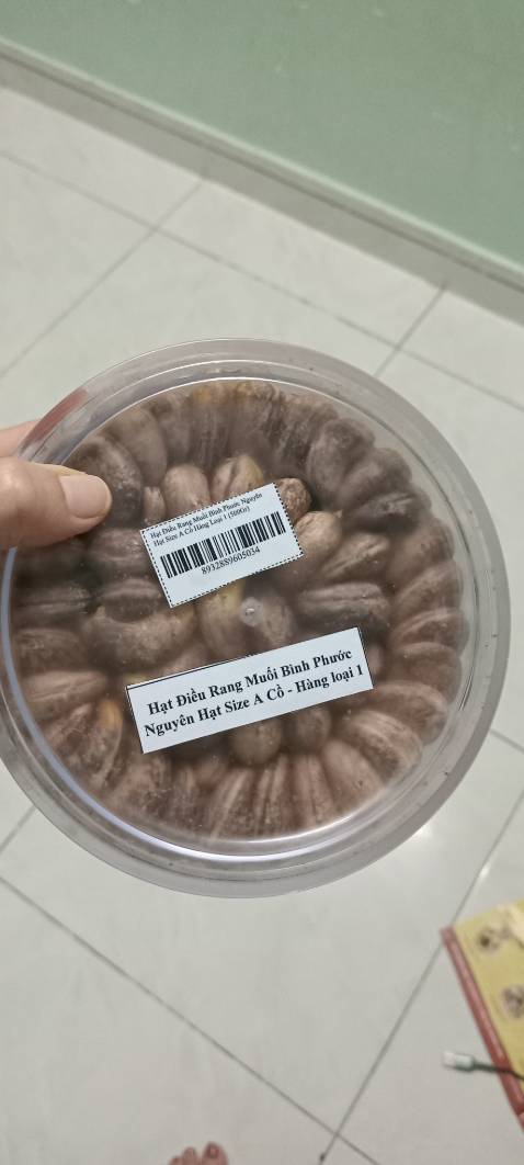 Hạt cũng to và giòn. Đáng mua nha.