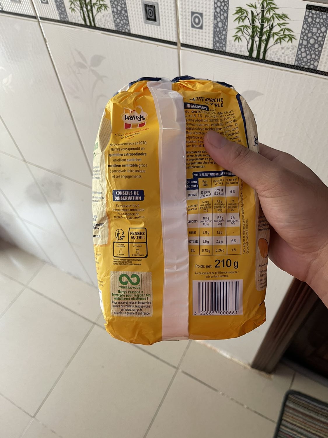 Sản phẩm hết hạn sử dụng. Vui lòng hoàn tiền, xin cám ơn.