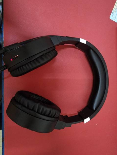 Mua không có hộp kiểu như nguyên seal :( chỉ có hộp carton bên trong hộp Tiki thôi :(
Cắm xài mic thì không nghe được headphone và ngược lại :( quá chán với giá :(