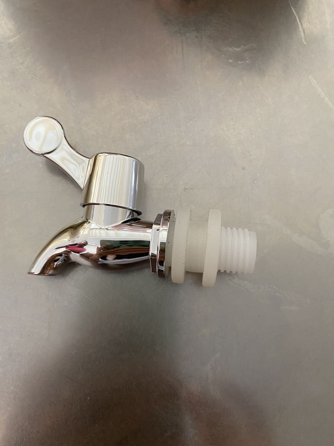 Sao không có nút vặn vậy shop