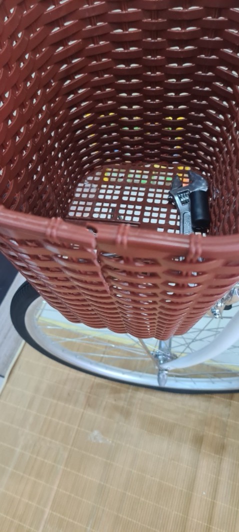 Xe đi vài ngày rồi! Rất tuyệt vời! Shop hỗ trợ nhiệt tình. Giỏ xe vỡ do vận chuyển nhưng shop có hẹn gửi bù lại cái khác. Sẽ ủng hộ dài dài. Xe hãng nên yên tâm mà xúc nha ace!