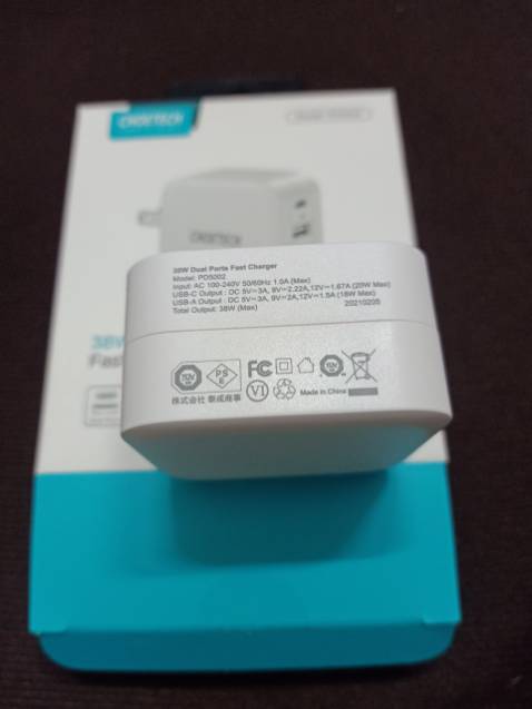 Củ sạc nhỏ gọn, nhìn khá đẹp, sạc nhanh rất ưng ý....