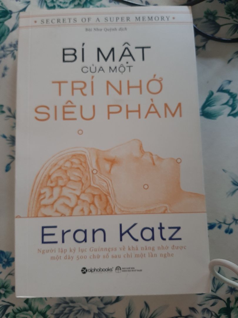 Giao hàng nhanh chóng. Chất lượng giấy tốt. Bìa đẹp k bị bẩn, móp
