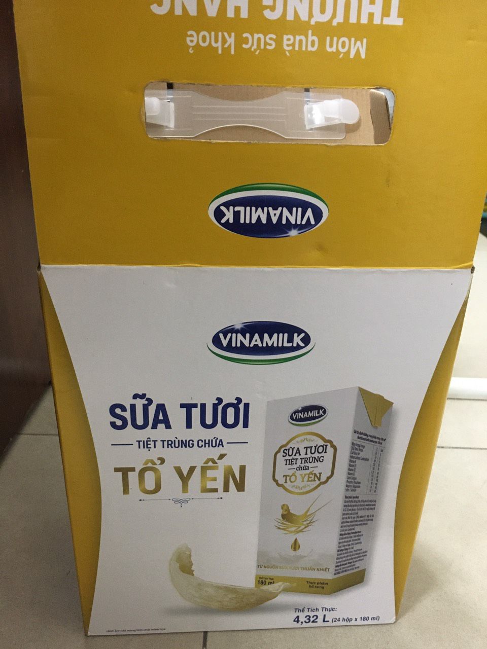 Giao hàng đảm bảo chất lượng, cho shop 5*. Cho tiki 1*. Thời gian dự kiến giao hàng là ngày 27/04 mà giao hàng ngày 24/04, vậy sao không điều chỉnh ngày giao hàng vào ngày 24 luôn đi. Giao hàng không kịp trở tay mà. Giao hàng nhanh cũng tốt mà nhanh quá thì lấy chịu được không. Đề nghị hỗ trợ chỉnh lại thời gian giao hàng đi.