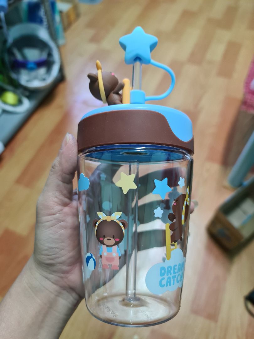 Sản phẩm đẹp, nhìn mượt, thông tin xuất xứ rõ ràng, yên tâm khi sử dụng cho trẻ em. Điểm trừ là k tặng kèm cọ rửa ống hút