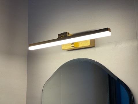 Đèn soi tranh - Đèn rọi gương DIFIT kiểu dáng sang trọng, tinh tế - 3 chế độ ánh sáng = đẹp, dễ lắp, giá hơi cao !